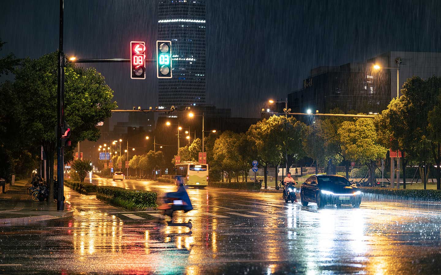 窗畔余温，旧梦难寻